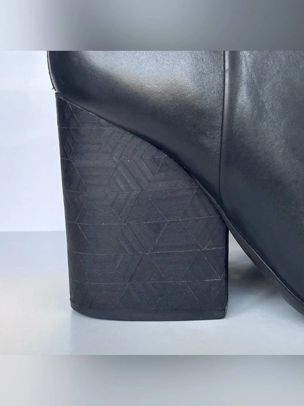 TORY BURCH Black Leather Grove Ankle Booties Cap Toe Block Heel Size 8M